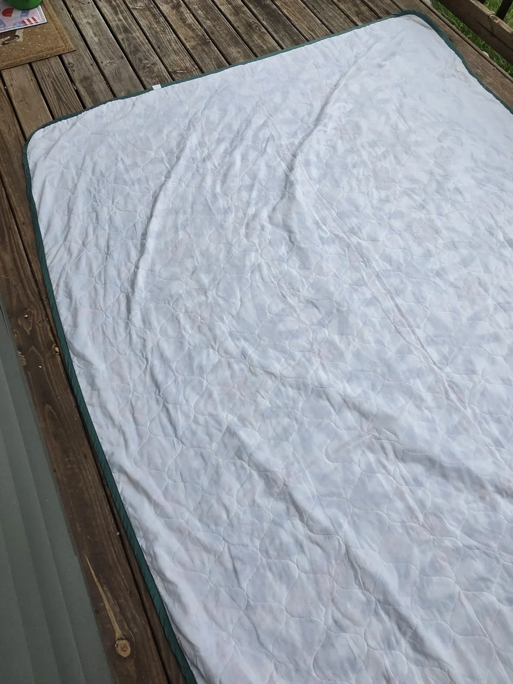 Vintage Springs Classic Floral Double Wedding Ring Manufactured Quilt Blue Pink